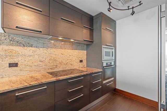 900 Biscayne Blvd 3502, Miami, FL 33132