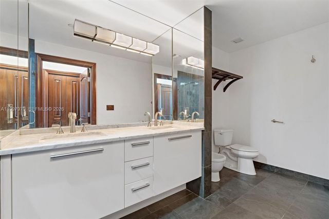 900 Biscayne Blvd 3502, Miami, FL 33132