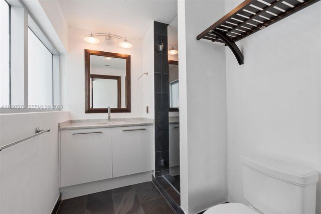 900 Biscayne Blvd 3502, Miami, FL 33132