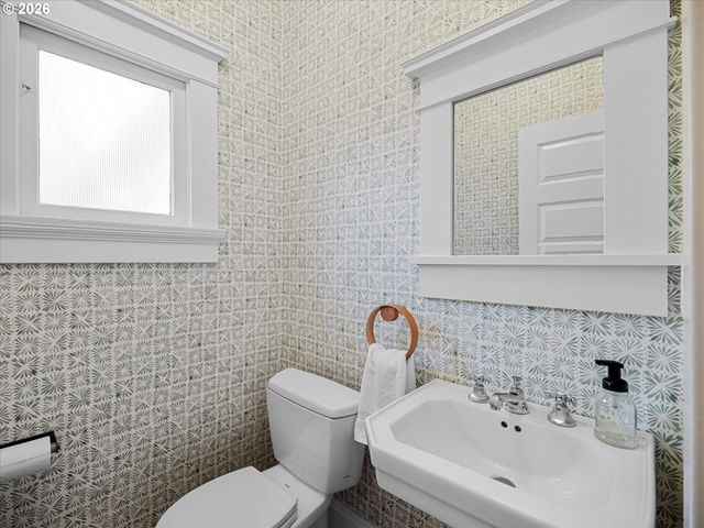 2607 Ne 14TH Ave, Portland, OR 97212