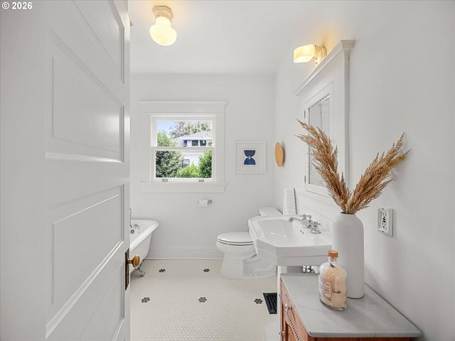 2607 Ne 14TH Ave, Portland, OR 97212
