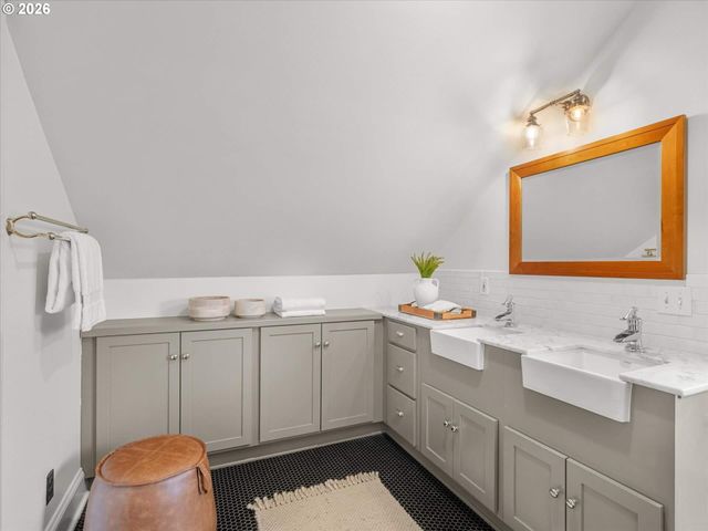 2607 Ne 14TH Ave, Portland, OR 97212
