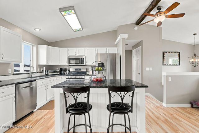 460 W Bridle LN, Post Falls, ID 83854