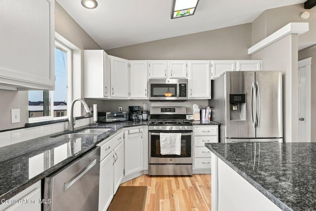 460 W Bridle LN, Post Falls, ID 83854