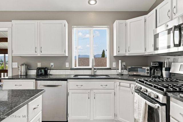 460 W Bridle LN, Post Falls, ID 83854