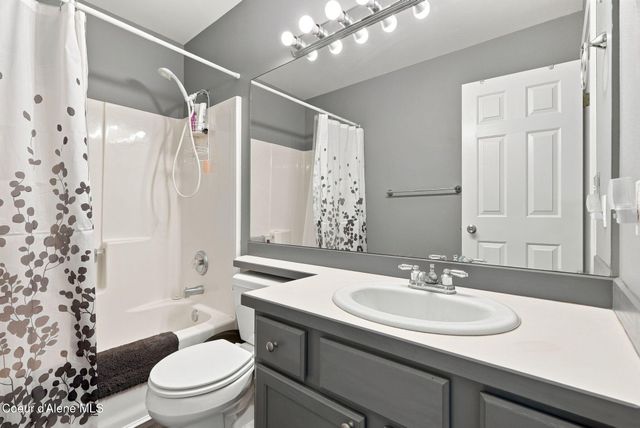460 W Bridle LN, Post Falls, ID 83854