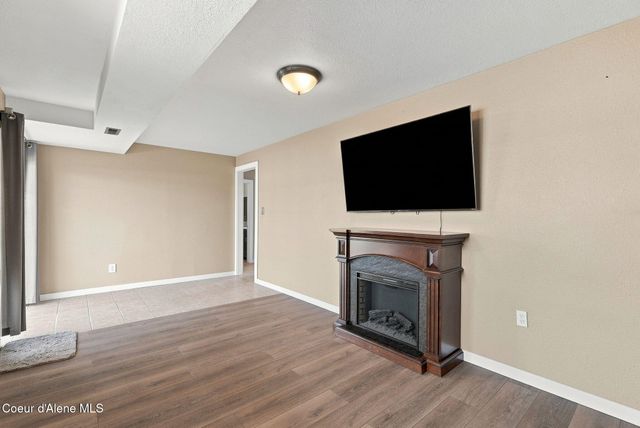 460 W Bridle LN, Post Falls, ID 83854