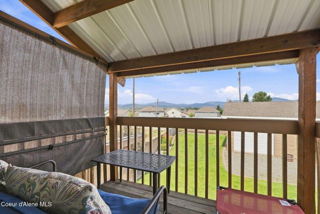 460 W Bridle LN, Post Falls, ID 83854