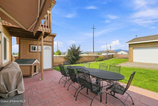460 W Bridle LN, Post Falls, ID 83854
