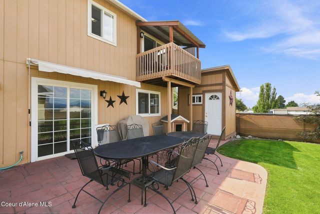 460 W Bridle LN, Post Falls, ID 83854