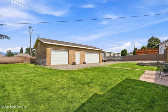 460 W Bridle LN, Post Falls, ID 83854