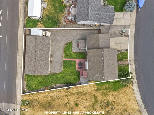 460 W Bridle LN, Post Falls, ID 83854