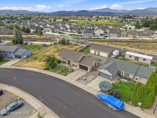 460 W Bridle LN, Post Falls, ID 83854
