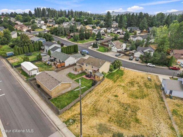 460 W Bridle LN, Post Falls, ID 83854