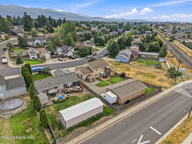 460 W Bridle LN, Post Falls, ID 83854