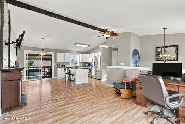460 W Bridle LN, Post Falls, ID 83854