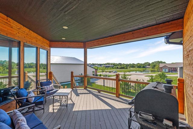 268 S Wellcrest Ct, Wichita, KS 67052