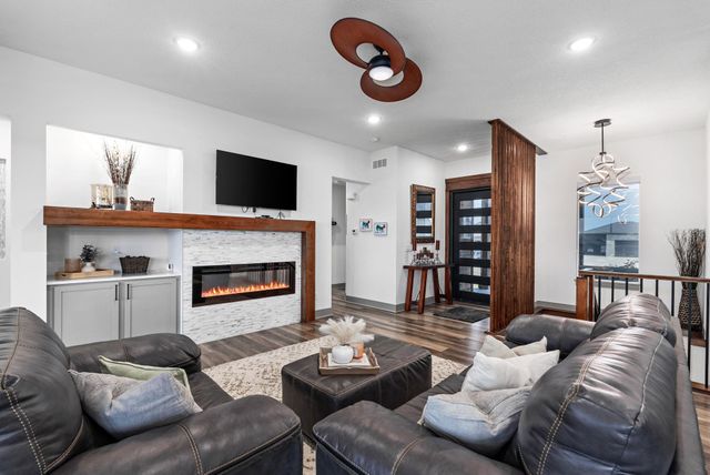 268 S Wellcrest Ct, Wichita, KS 67052