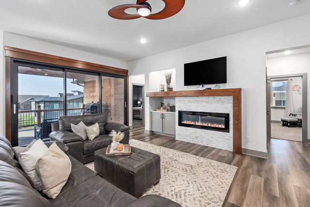 268 S Wellcrest Ct, Wichita, KS 67052