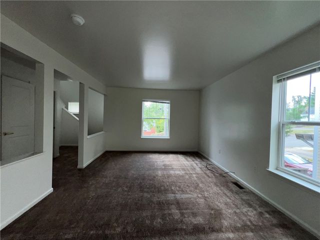 809 3rd St, Clairton, PA 15025