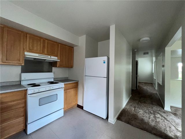 809 3rd St, Clairton, PA 15025