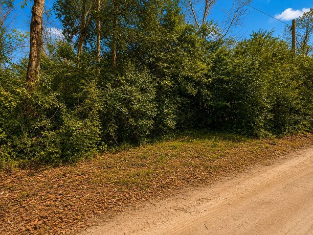 20710 STEWART ROAD, Dade City, FL 33523