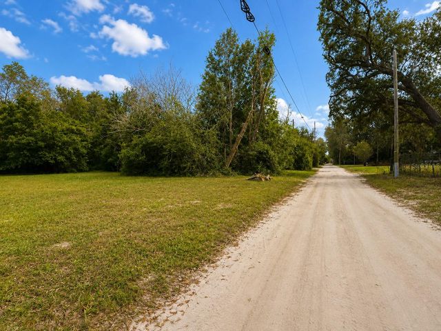 20710 STEWART ROAD, Dade City, FL 33523