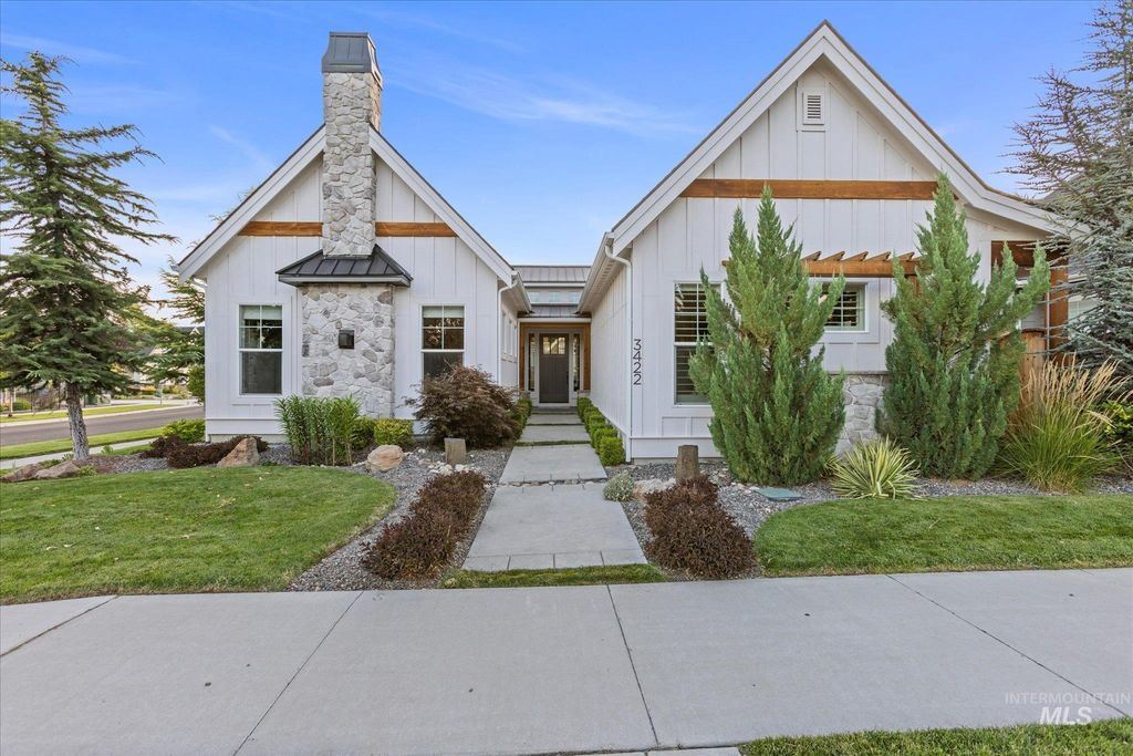 3422 W Hidden Springs Dr, Boise, ID 83714
