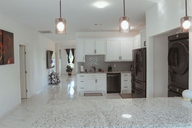 143 County Road 5134, Cleveland, TX 77327