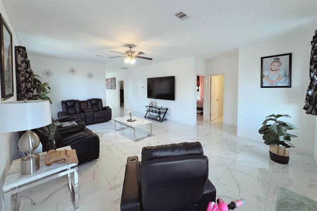 143 County Road 5134, Cleveland, TX 77327