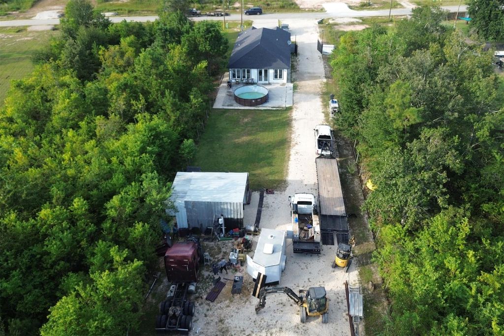 143 County Road 5134, Cleveland, TX 77327