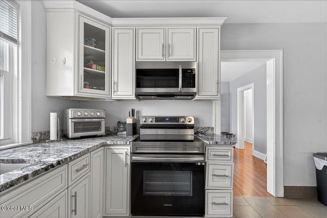 36 Frost Place, Albany, NY 12205