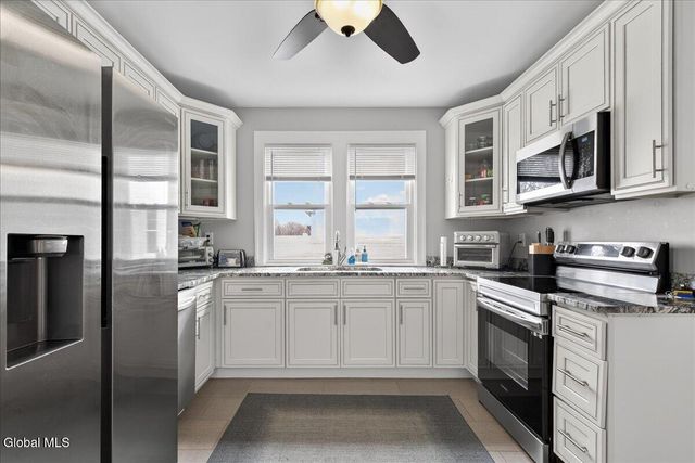 36 Frost Place, Albany, NY 12205