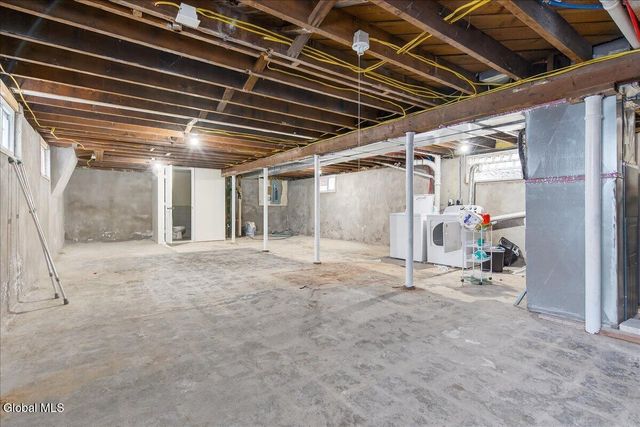 36 Frost Place, Albany, NY 12205