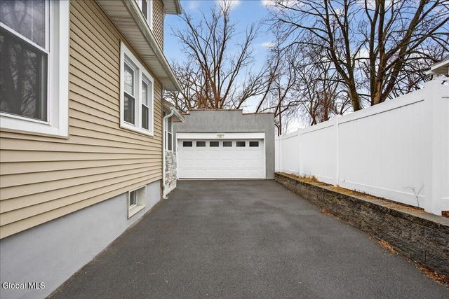 36 Frost Place, Albany, NY 12205