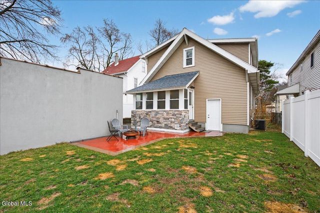 36 Frost Place, Albany, NY 12205