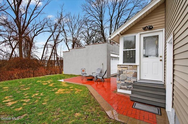 36 Frost Place, Albany, NY 12205