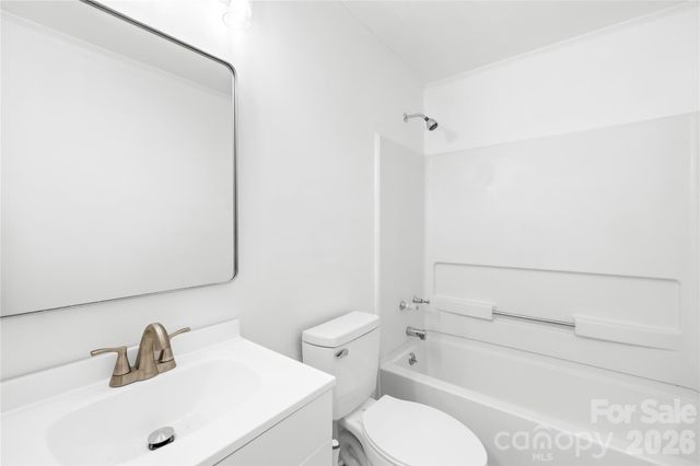 8122 Strawberry Point Drive, Charlotte, NC 28215