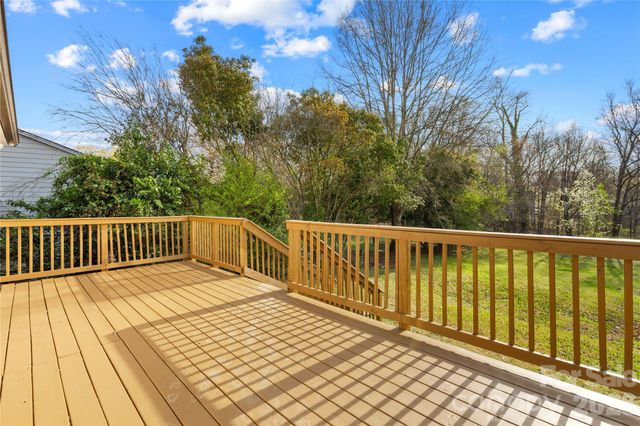 8122 Strawberry Point Drive, Charlotte, NC 28215