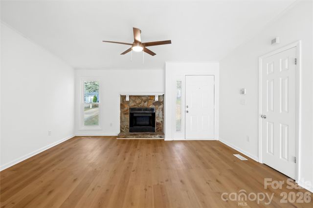 8122 Strawberry Point Drive, Charlotte, NC 28215