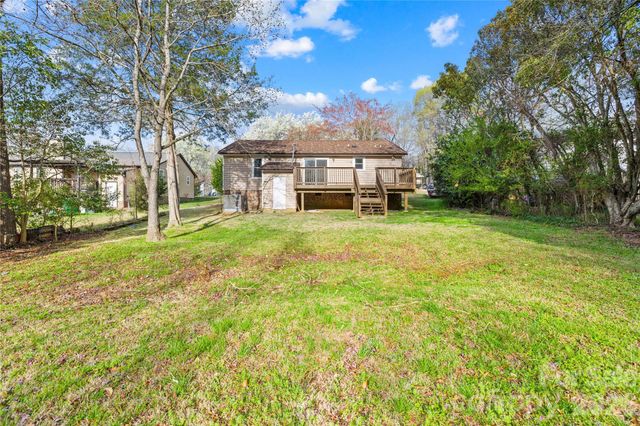 8122 Strawberry Point Drive, Charlotte, NC 28215