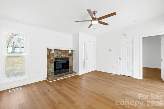 8122 Strawberry Point Drive, Charlotte, NC 28215