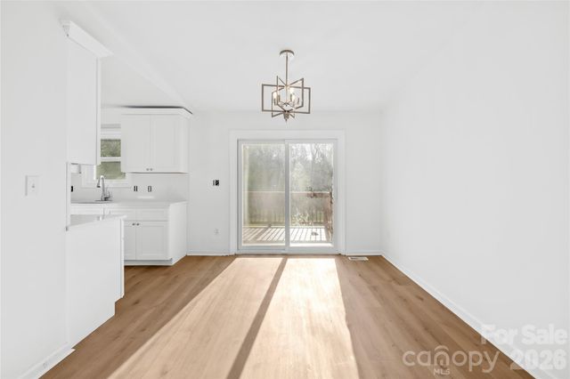 8122 Strawberry Point Drive, Charlotte, NC 28215