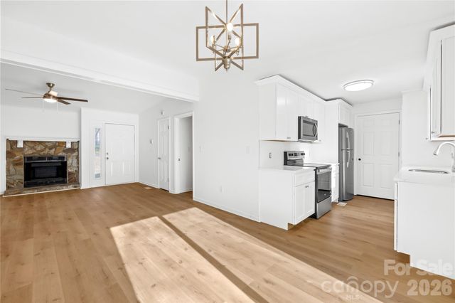 8122 Strawberry Point Drive, Charlotte, NC 28215