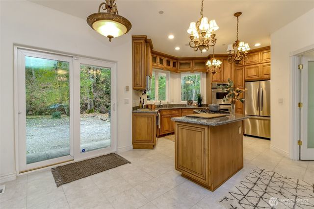 7033 Phillips Road SW, Lakewood, WA 98498