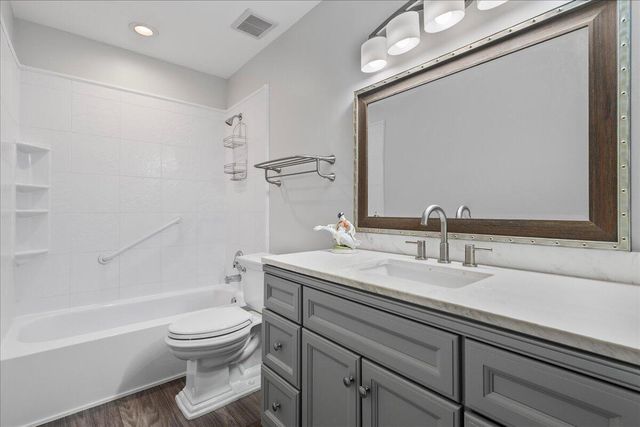 178 Lake Susan Lane, West Palm Beach, FL 33411
