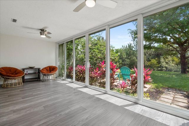 178 Lake Susan Lane, West Palm Beach, FL 33411
