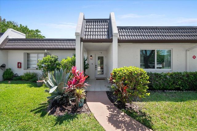 178 Lake Susan Lane, West Palm Beach, FL 33411