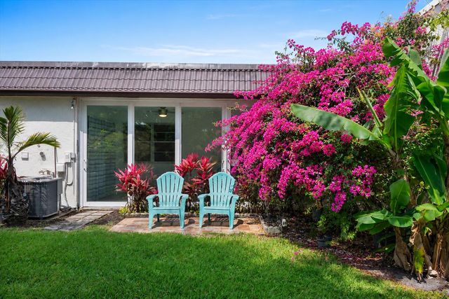 178 Lake Susan Lane, West Palm Beach, FL 33411