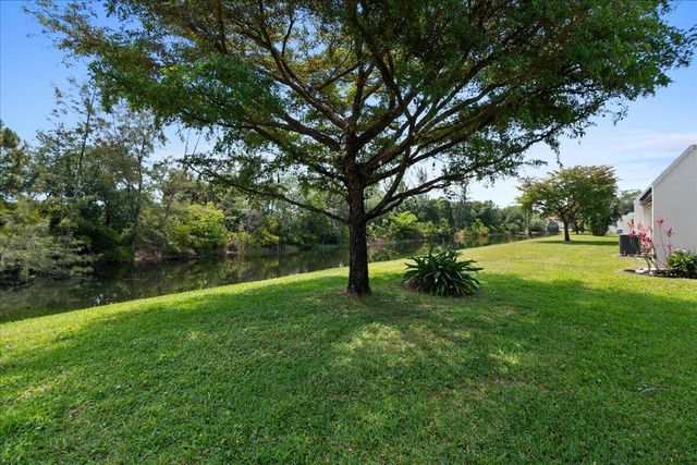 178 Lake Susan Lane, West Palm Beach, FL 33411